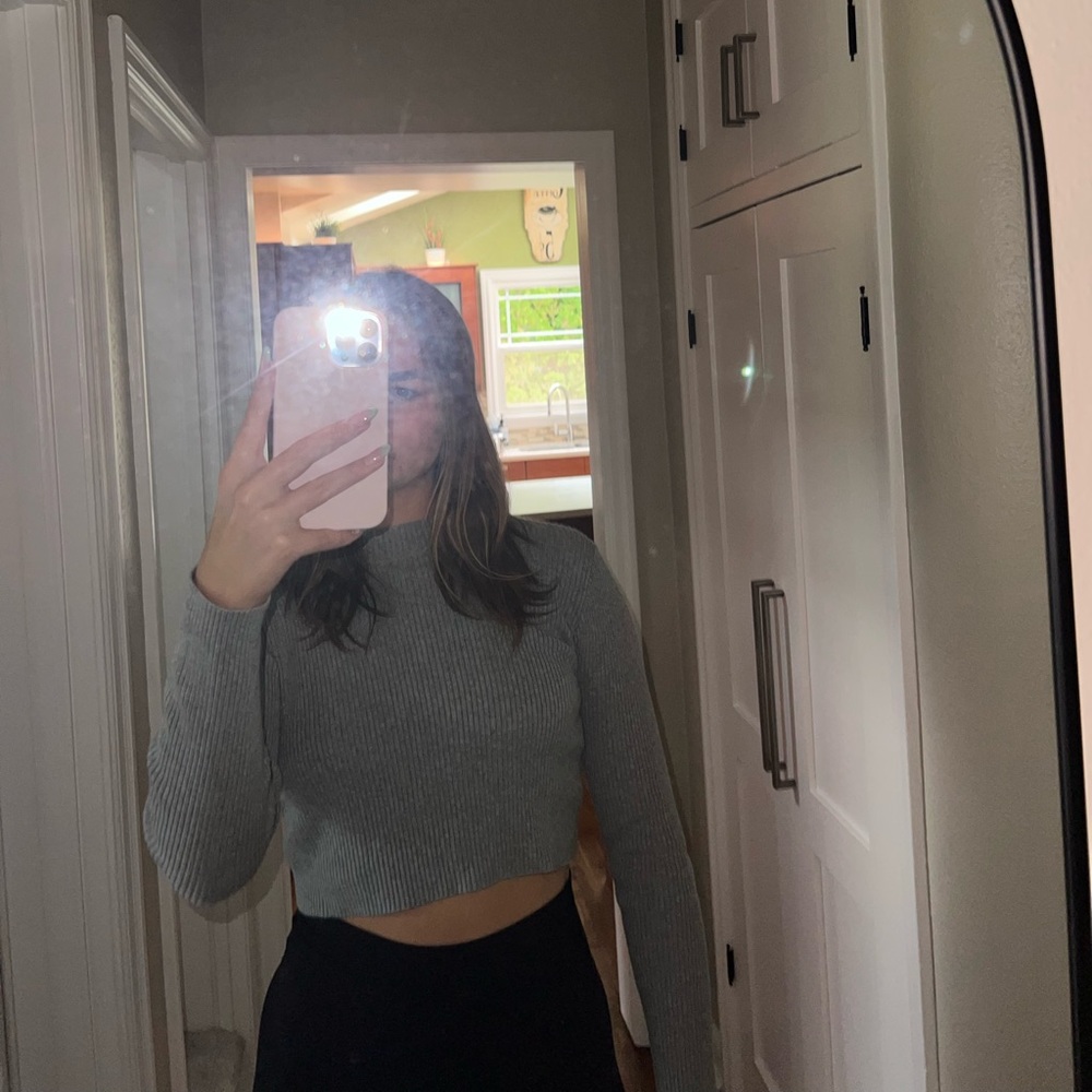 Grey ribbed long sleeved